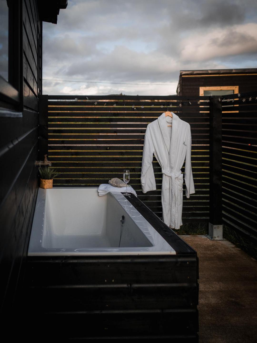 Wild Hideaways Luxury Lodges And Eco Spa Bantry Exterior photo